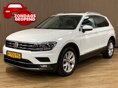 Volkswagen Tiguan - 1.5 TSI ACT Highline Business R|Automaat|Opendak|Navigatie|