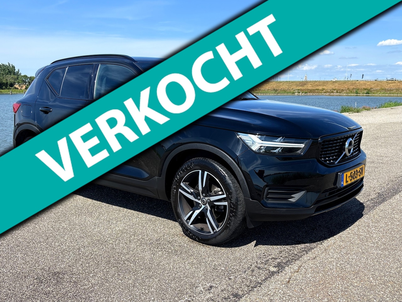 Volvo XC40 - 1.5 T2 R-Design/Cam/Ecc/Zeer nette/Keyless - AutoWereld.nl