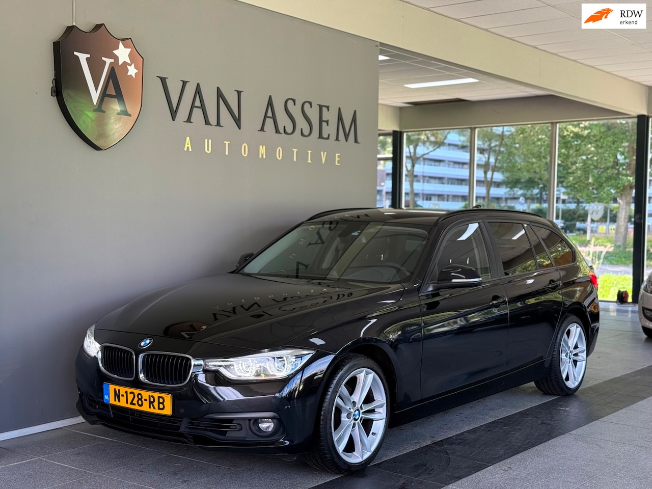 BMW 3-serie Touring - 318i Corporate Lease High Executive 318i Corporate Lease High Executive - AutoWereld.nl
