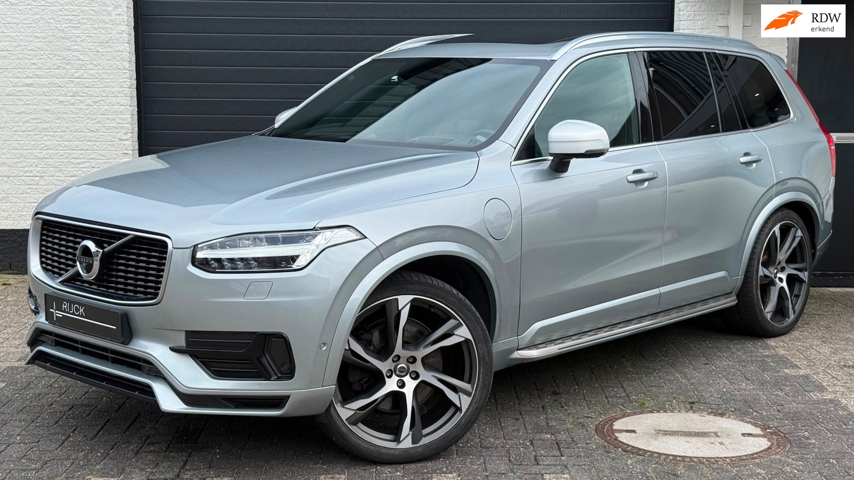 Volvo XC90 - 2.0 T8 Twin Engine AWD R-Design | B&W | Massage | Pano | HUD | SOH 89,84% - AutoWereld.nl