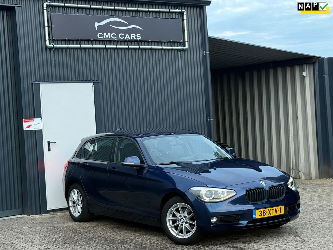BMW 1-serie - 116i Upgrade Edition AUTOMAAT!! XENON!! RIJDT NIEUW!! - AutoWereld.nl