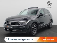 Volkswagen Tiguan - 1.4 TSI eHybrid Life Business 245PK DSG Panoramadak, Trekhaak, Achteruitrijcamera, Stoel-S