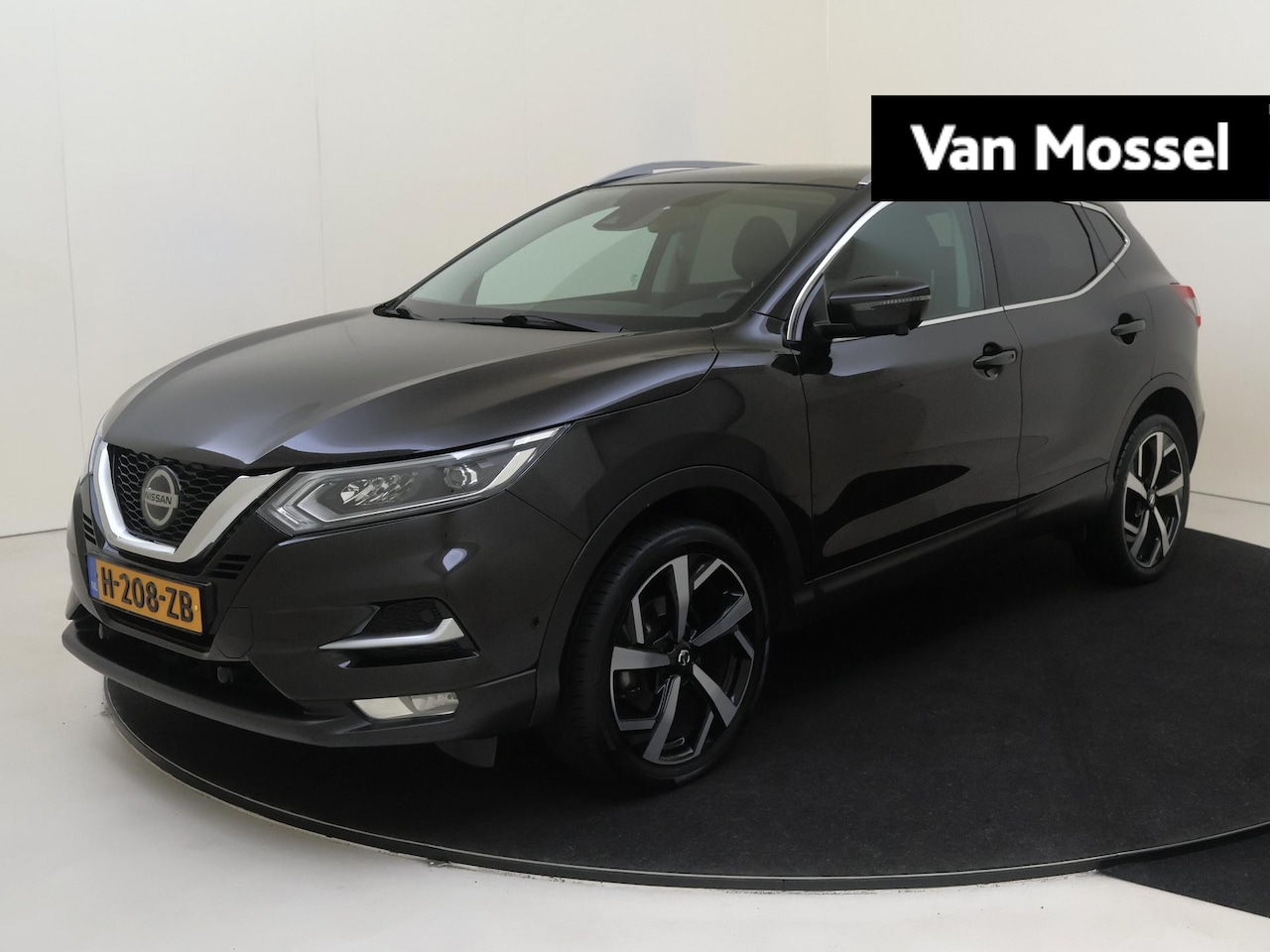 Nissan Qashqai - 1.3 DIG-T Tekna + | panoramadak | LM velgen | half leder - AutoWereld.nl