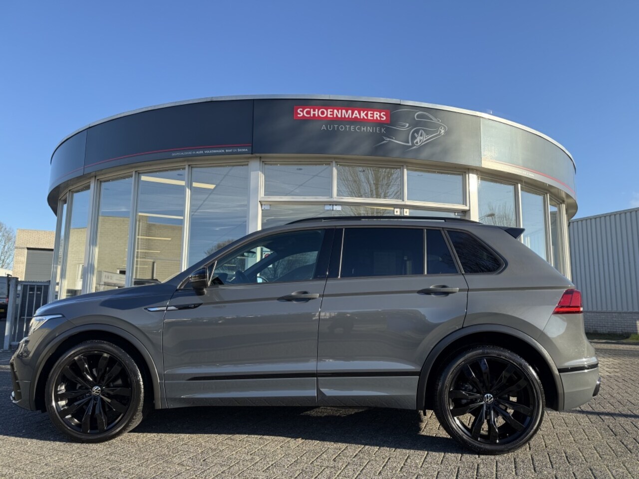 Volkswagen Tiguan - 1.5 TSI R-Line Bns+ 150 pk - AutoWereld.nl