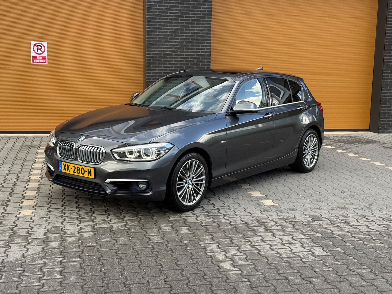 BMW 1-serie - 118d High Executive Urban Edition - AutoWereld.nl