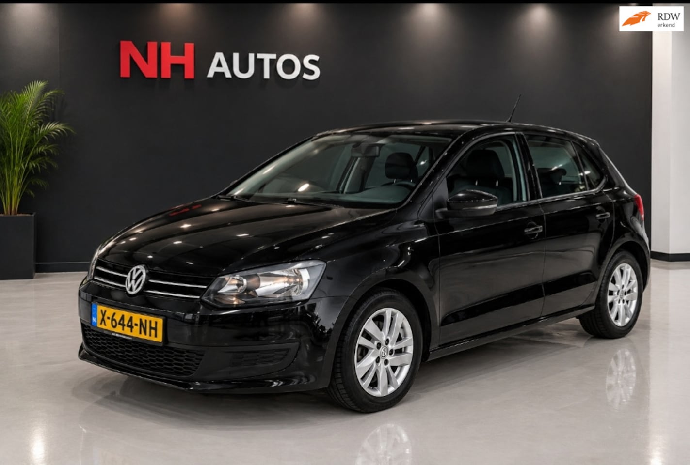 Volkswagen Polo - 1.2-12V Trendline CarPlay Airco - AutoWereld.nl
