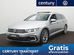 Volkswagen Passat Variant - 1.4 TSI PHEV GTE Highline Automaat - 360 camera - Trekhaak - Panoramaschuif-kanteldak - Na