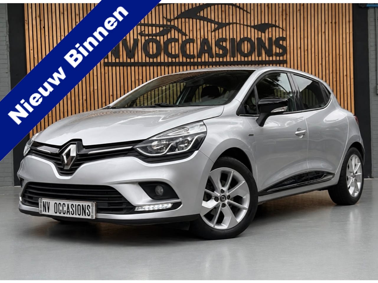 Renault Clio - 0.9 TCe Limited DEALEROH/PARKSNSR/TRKHAAK/CRUISE/16"LV/86DKM/NAP! - AutoWereld.nl