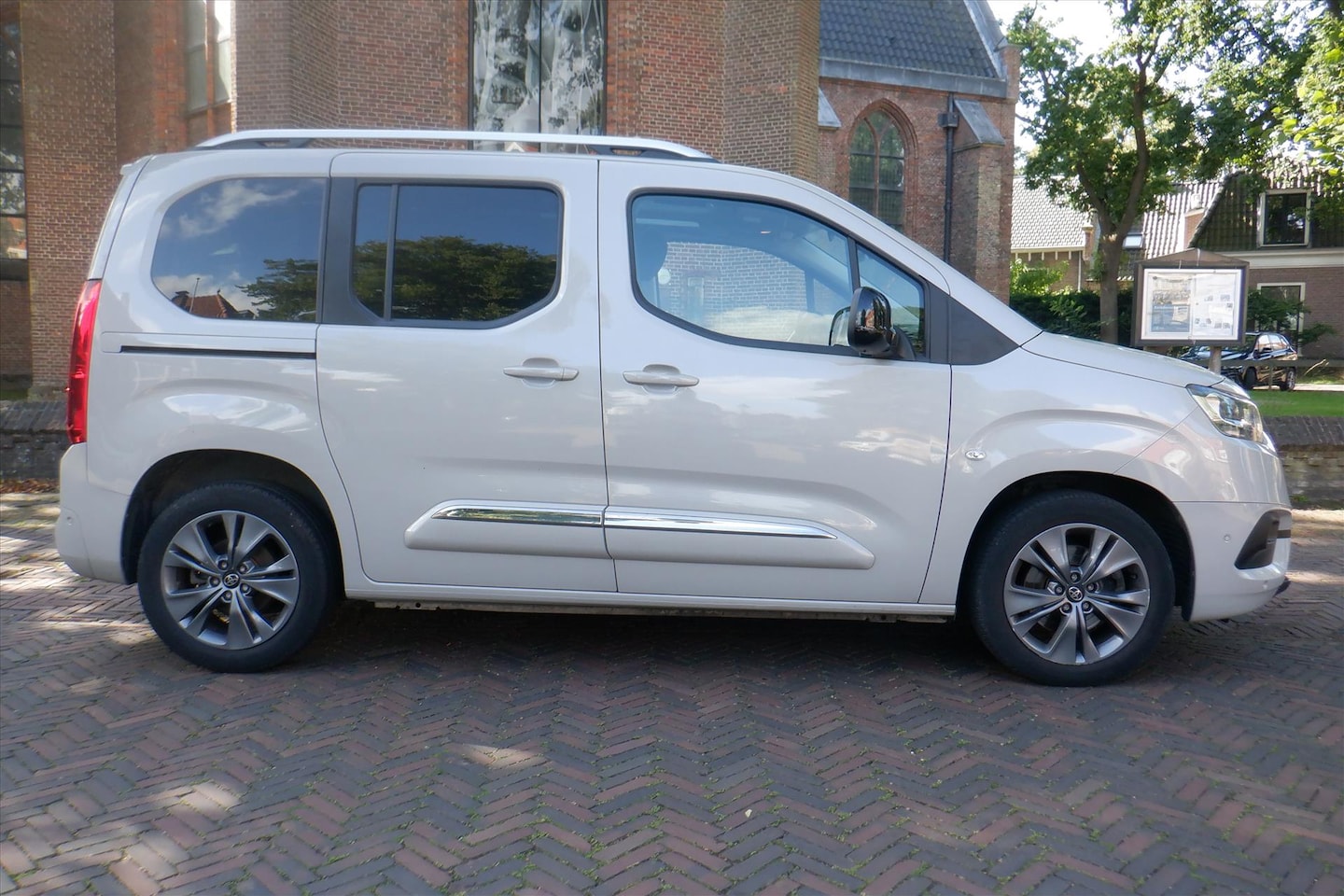 Toyota ProAce City Verso - 1.2 Turbo 130pk Aut Profes.PAN.DAK-PDC-BOVAG, - AutoWereld.nl