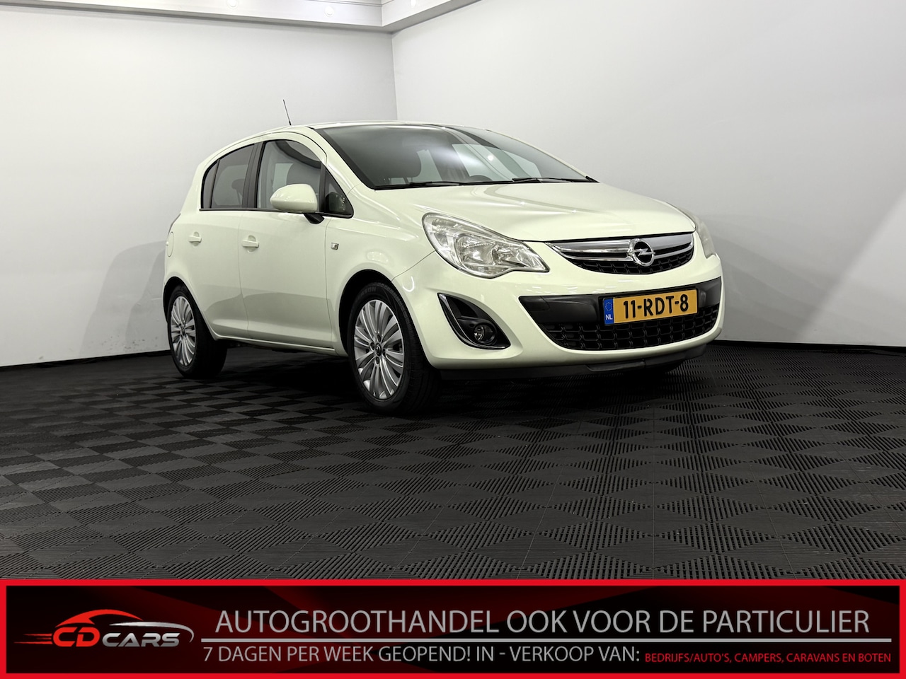 Opel Corsa - 1.4-16V Edition Airco, Navi, Bluetooth, Lichtmetalen velgen, Radio - AutoWereld.nl