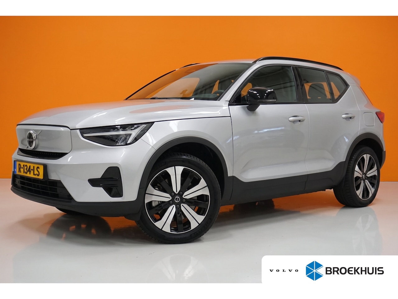 Volvo XC40 - Recharge Core 70 kWh | 19" | Trekhaak | Warmtepomp | Stoel Verwarming | - AutoWereld.nl