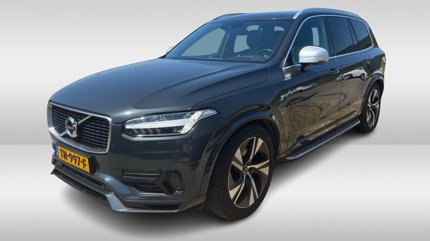 Volvo XC90 - 2.0 T8 Twin Engine AWD R-Design / Trekhaak / Panoramadak / 360Camera / Head-up / Luchtveri - AutoWereld.nl