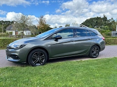 Opel Astra Sports Tourer - 1.2 Business Executive Black Edition nieuw staat Cosmic grey