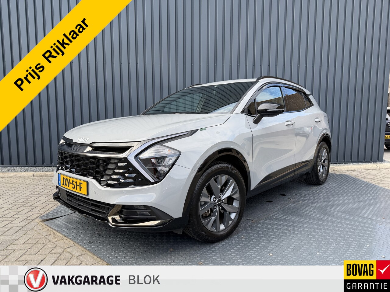 Kia Sportage - 1.6 T-GDi Hybrid Dark Edition | Afnm. Trekhaak | LEER | Rijklaar!! - AutoWereld.nl