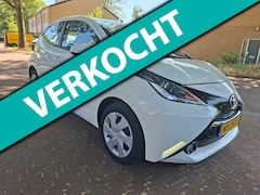 Toyota Aygo - AUTOMAAT/ 97.000 NAP/ Camera / Tweede eigenaar