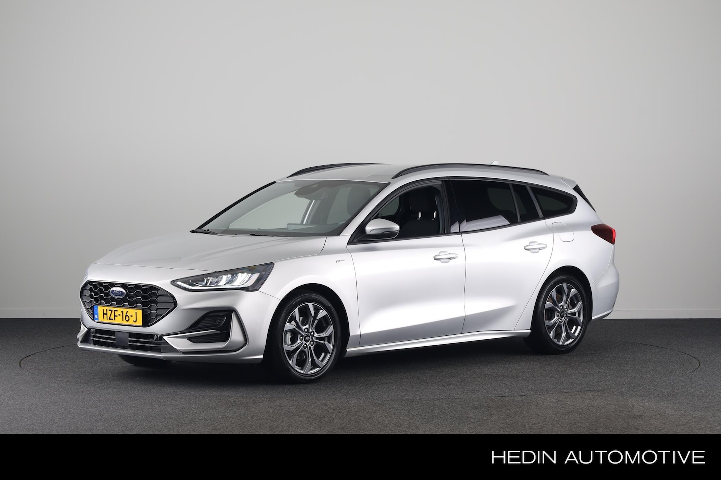 Ford Focus Wagon - 1.0 EcoBoost Hybrid 155pk Automaat ST-Line | Winter Pack | Navigatie | PDC | Carplay - AutoWereld.nl