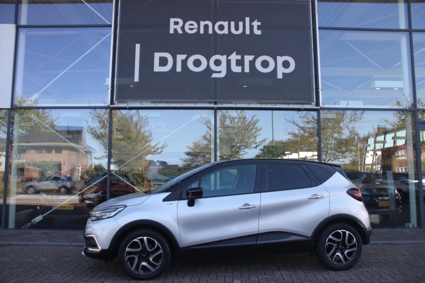 Renault Captur - 120PK-BOSE-63DKM-NAVI-CLIMA-CRUISE-TREKH- - AutoWereld.nl