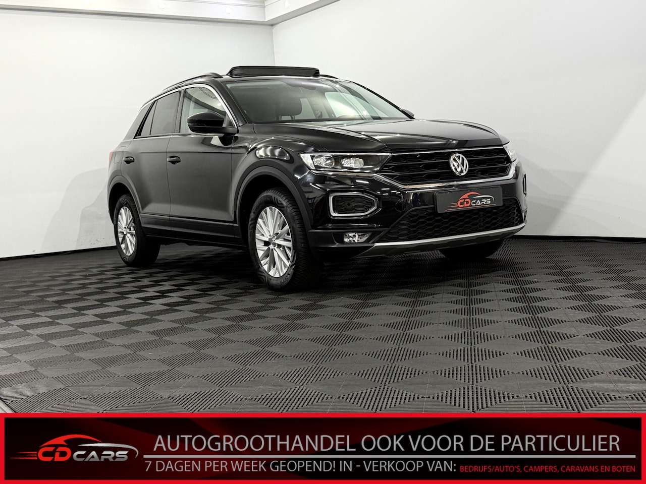 Volkswagen T-Roc - 1.5 TSI Style Panoramadak, Camera, Apple carplay, Elektrische achterklep, Cruise control a - AutoWereld.nl