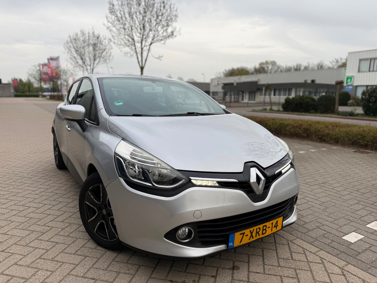 Renault Clio - 1.5 dCi ECO 5D (bj 2013) LMV 16”|NAVI|AIRCO|NW BEURT! - AutoWereld.nl
