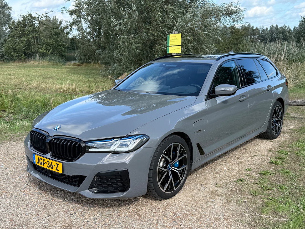 BMW 5-serie Touring - 530e High Executive - AutoWereld.nl