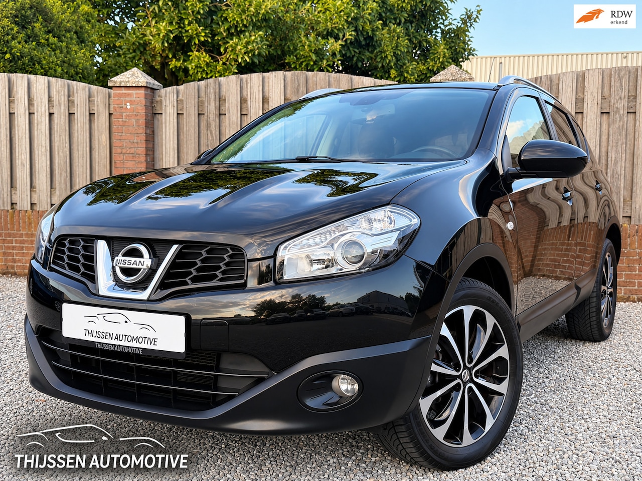 Nissan Qashqai - 1.6 Connect Edition PANO HEMEl CLIMa TREKHAAK LICHTMETALEN VELGEN - AutoWereld.nl