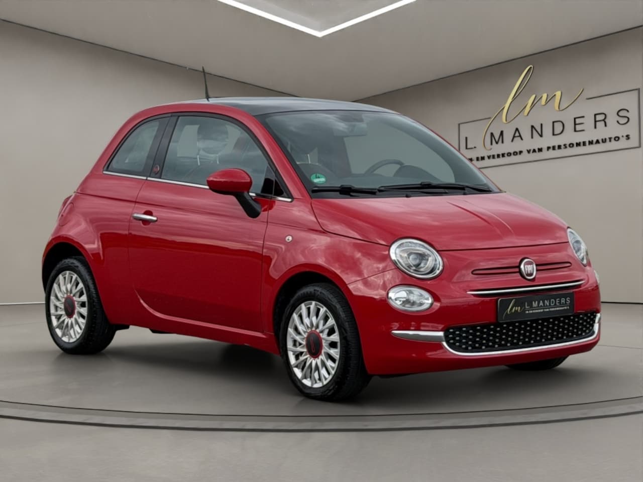 Fiat 500 - 1.0 Hybrid Red 2022 ROOD | Panoramadak | Apple CarPlay - AutoWereld.nl