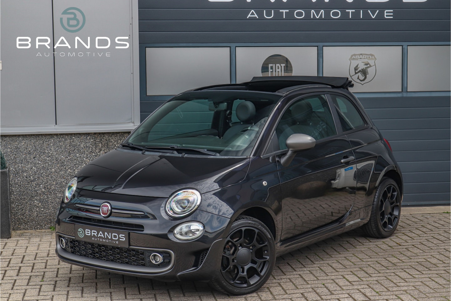 Fiat 500 C - 1.2 S Navi Carplay Airco Black on black - AutoWereld.nl