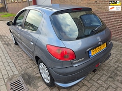 Peugeot 206 - 1.4 5 deurs 184 dkm NAP 950,