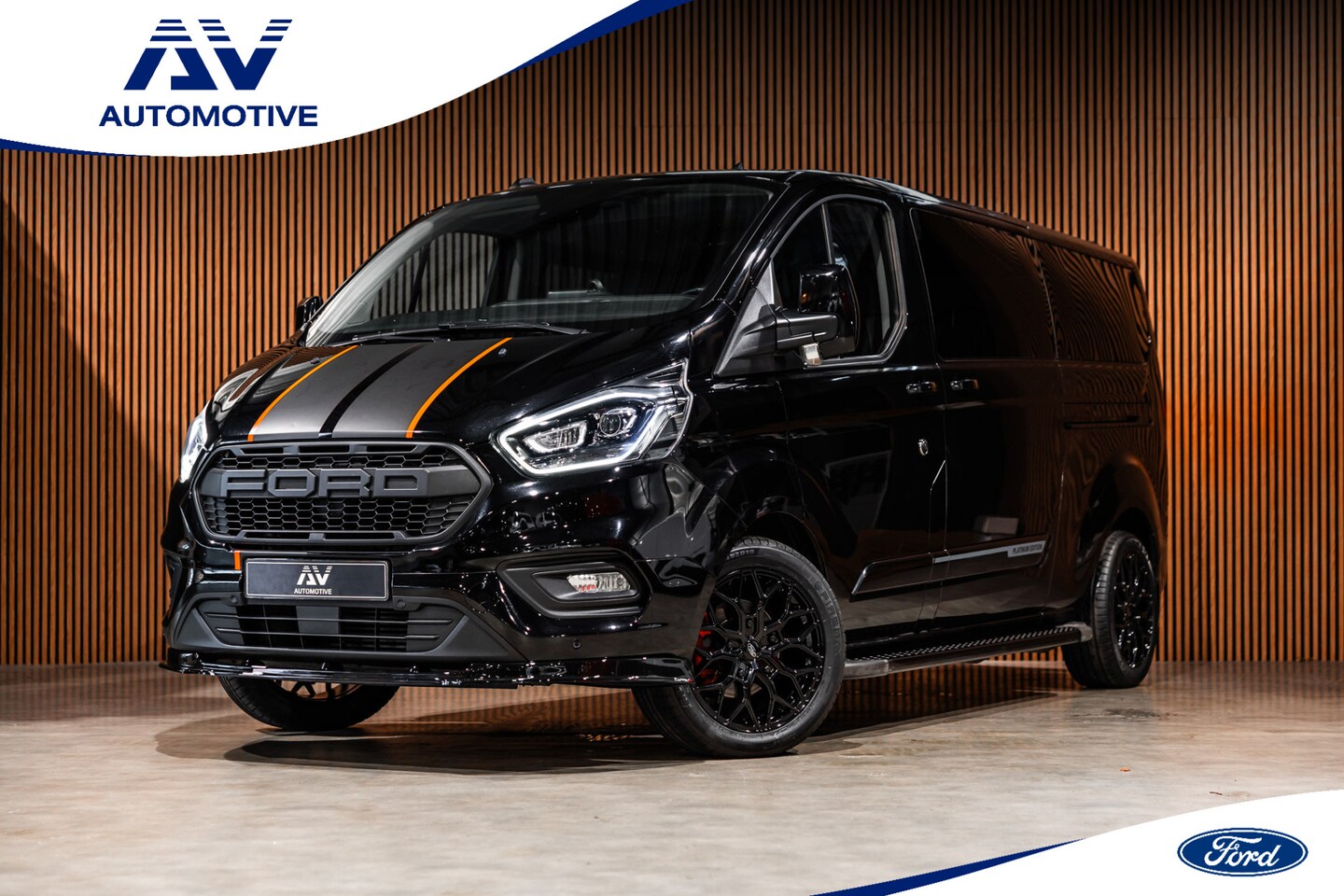 Ford Transit Custom - 320 2.0 TDCI L2H1 Platinum Edition DC | Bi-Xenon | CarPlay | Camera | Navigatie | Lederen - AutoWereld.nl