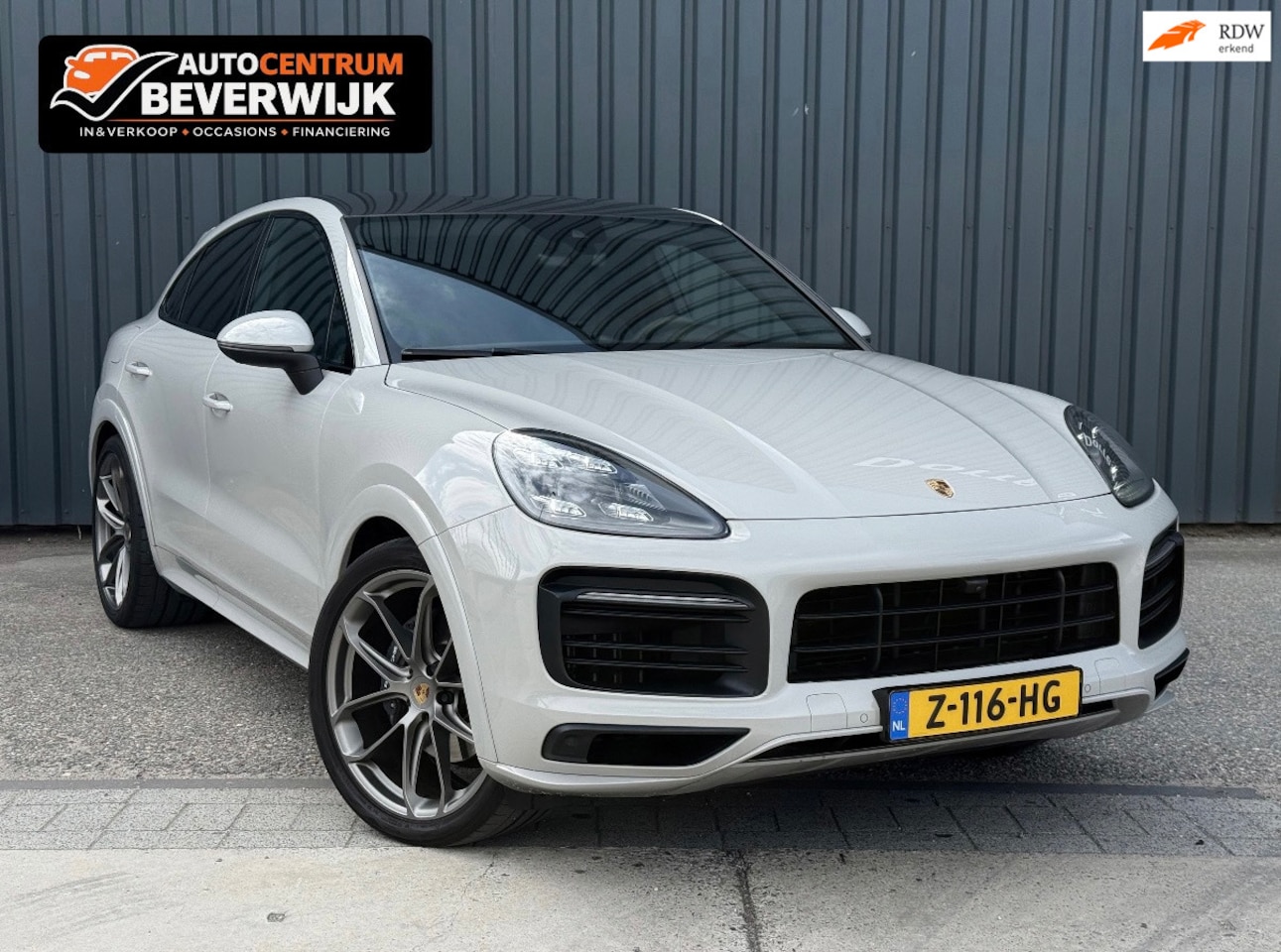 Porsche Cayenne Coupé - 3.0 E-Hybrid Grijs 2021 341pk Carbondak Sport Chrono Porsche Approved - AutoWereld.nl