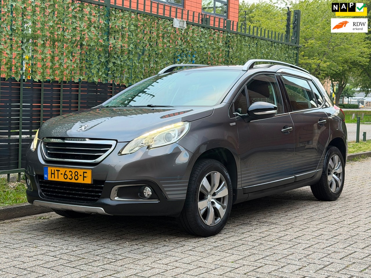 Peugeot 2008 - 1.2 PureTech Urban Cross 2016 TREKHAAK|LED|NAP - AutoWereld.nl