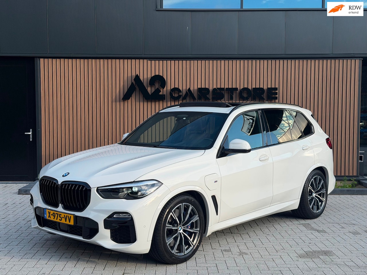 BMW X5 - XDrive45e High Executive PANO M-PAKKET Harman/Kardon - AutoWereld.nl