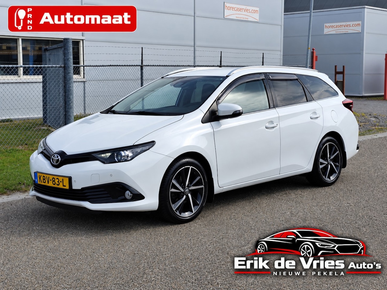 Toyota Auris Touring Sports - 1.2T Automaat , Trekhaak , Navi - AutoWereld.nl