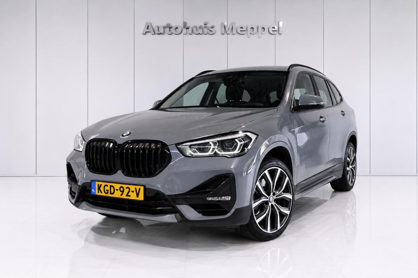 BMW X1 - xDrive20i Sport-Line*LED*Trekhaak*Head-Up*NaviPro*PDC - AutoWereld.nl