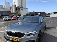 BMW 5-serie - 530e iPerformance M Sport BJ 2020| Glazen schuif-/kanteldak | Harman Kardon | Zwarte 19" M