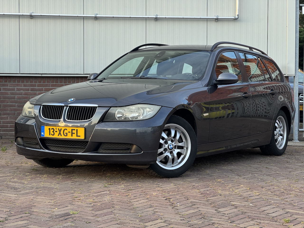 BMW 3-serie Touring - 318i High Executive AUTOMAAT (LEES TEKST) - AutoWereld.nl
