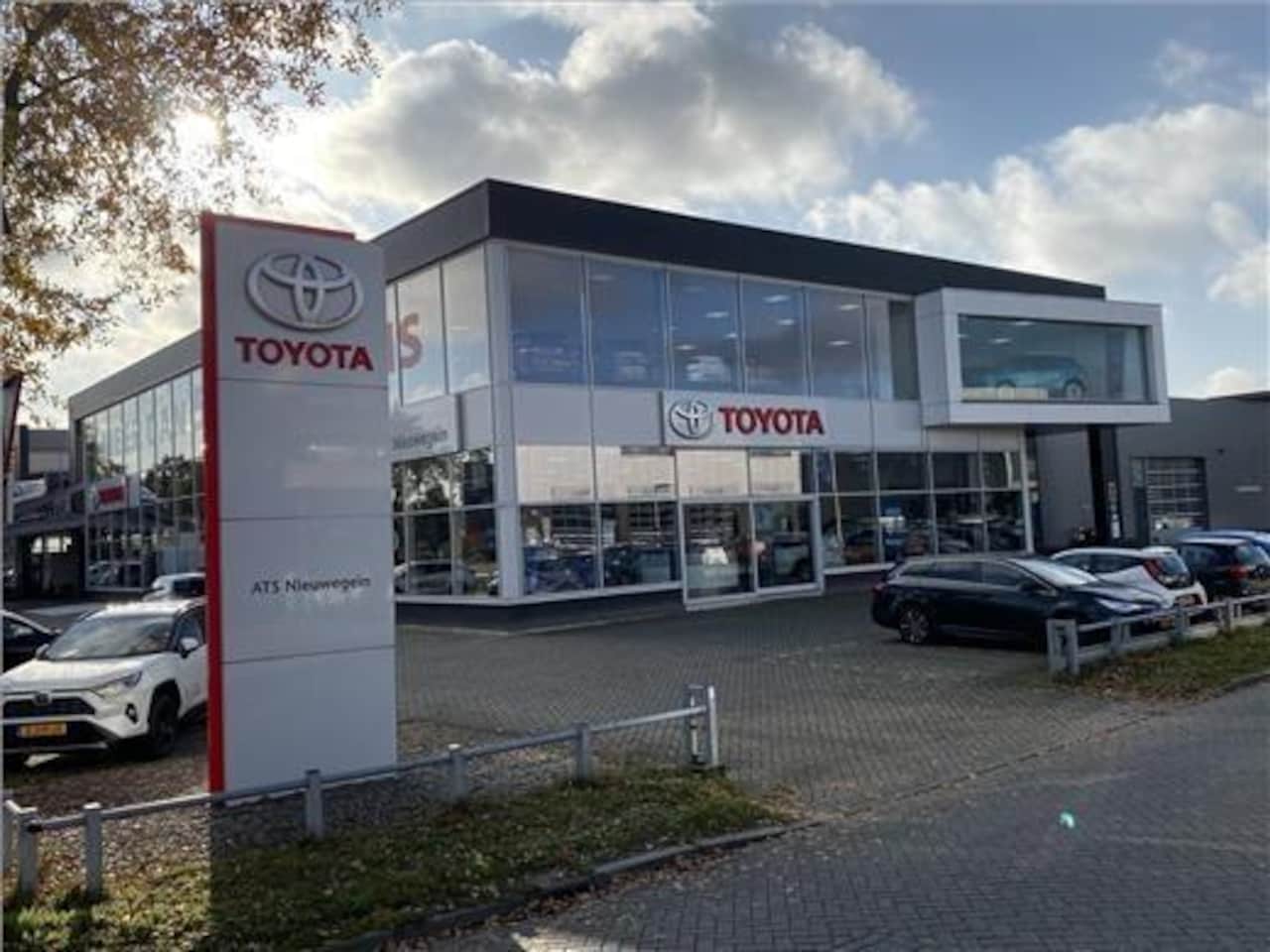 Toyota Avensis Touring Sports - 1.8 VVT-i Lease Pro 1.8 VVT-i Lease Pro - AutoWereld.nl