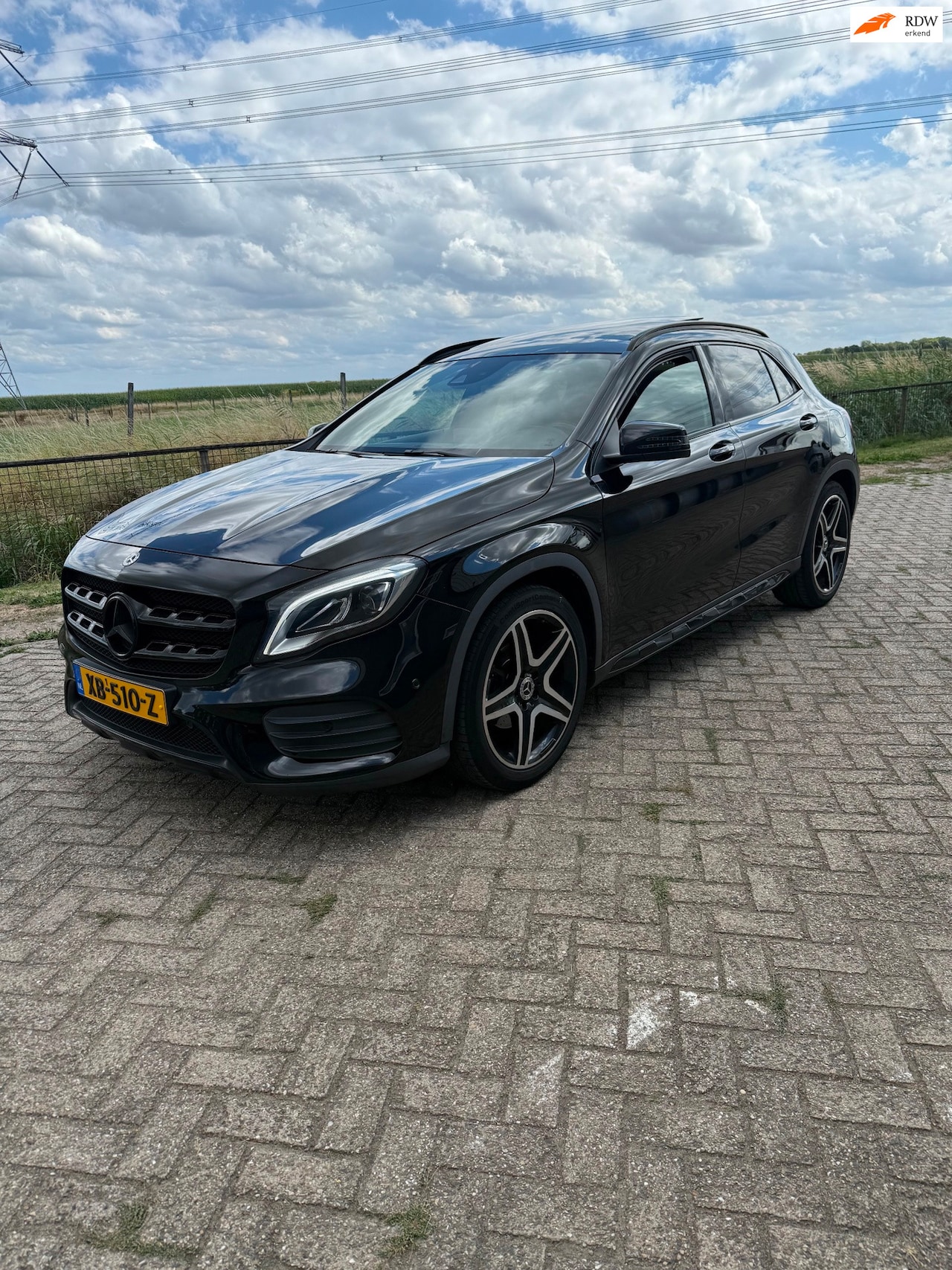 Mercedes-Benz GLA-Klasse - 180 AMG | Pano | Navi | Camera - AutoWereld.nl