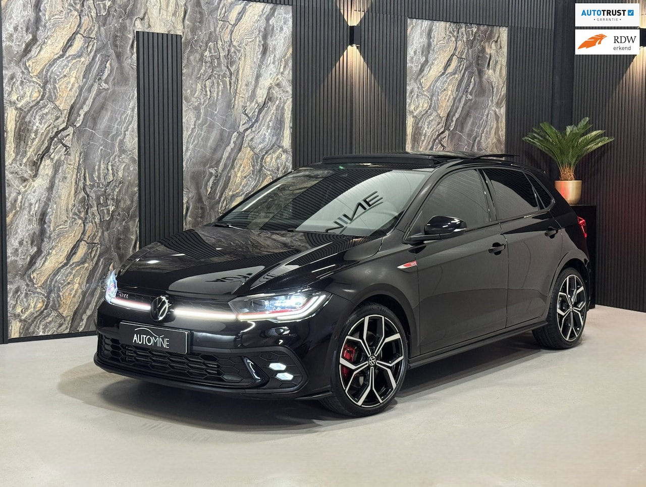 Volkswagen Polo - 2.0 TSI GTI|PANO|SFEER|BEATS|BLINDSPOT|KEYLESS|BOMVOL! - AutoWereld.nl