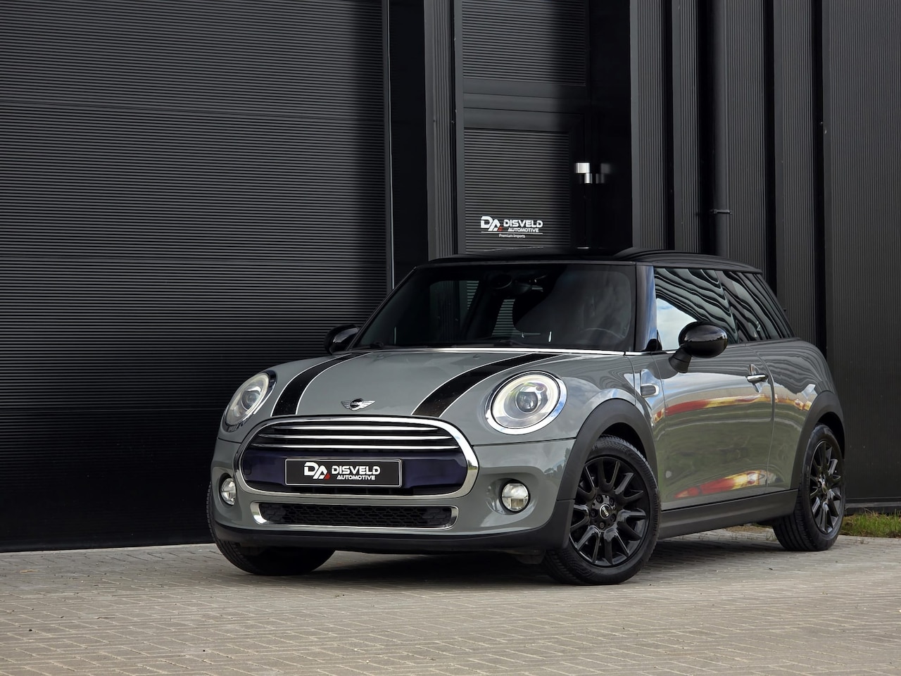 MINI 3-Deurs - 1.5 Cooper Chili Cooper Chili 1.5 | Handgeschakeld | 2015 | Moonwalk Grey - AutoWereld.nl