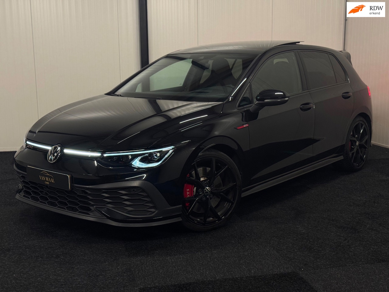 Volkswagen Golf - 2.0 TSI GTI Clubsport 2023 300PK PANO/HUD/IQ/H&K/19”/SFEER - AutoWereld.nl