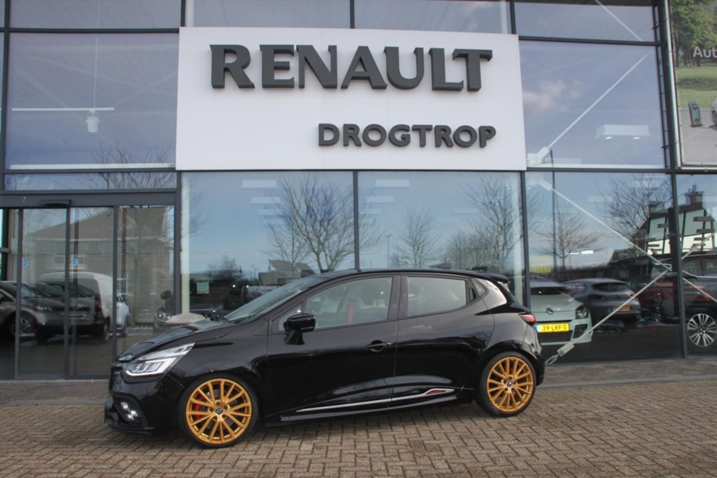 Renault Clio - 220PK-RS TROPHY-122DKM-LEDER-CAMERA-BLACK & FAST- - AutoWereld.nl