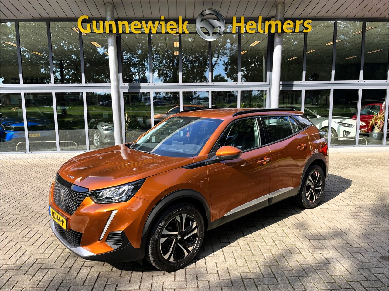 Peugeot 2008 - 1.2 PureTech Allure | CAMERA | CARPLAY | CLIMA | CRUISE | NAVI | PDC - AutoWereld.nl