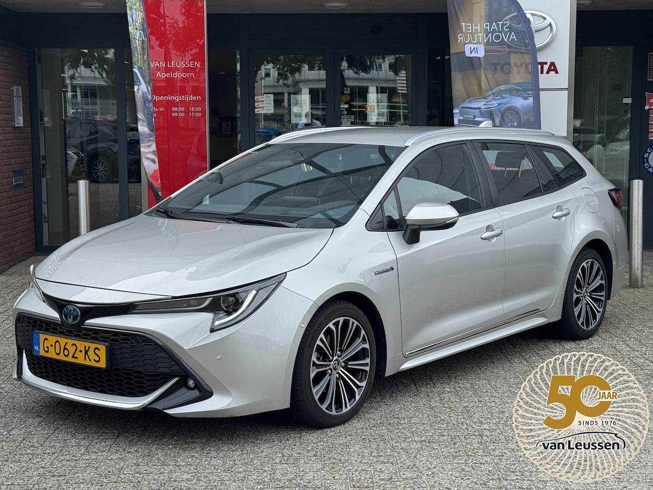 Toyota Corolla Touring Sports - 1.8 Hybrid Style STOEL/STUURVERW EL-ACHTERKLEP HEAD-UP APPLE/ANDROID CLIMA AD-CRUISE 17" L - AutoWereld.nl