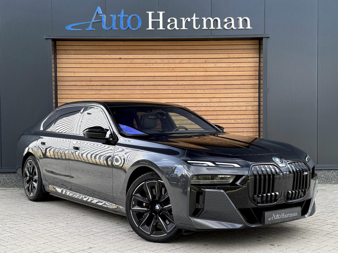 BMW 7-serie - M760e xDrive REAR-ENTERTAINMENT|SKYLOUNGE|INNOVATIE-PACK|HEAD-UP - AutoWereld.nl