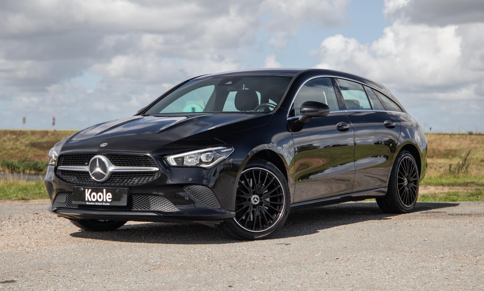 Mercedes-Benz CLA-klasse Shooting Brake - 250e Business Line (PHEV) CARPLAY / STOELVERWARMING / AMBIENT LIGHTING / CAMERA - AutoWereld.nl