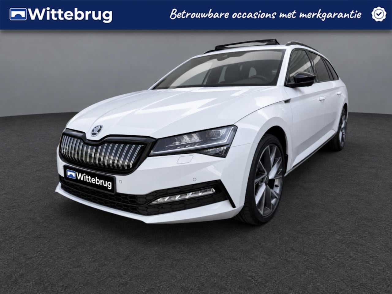Skoda Superb Combi - 1.4 TSI iV Sportline Business Panoramadak / wegklapbare trekhaak / 360 camera / HAL - AutoWereld.nl