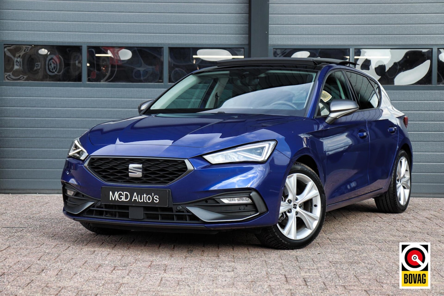 SEAT Leon - 1.5 eTSI FR |LED|PANODAK|SFEERVERL.|CARPLAY|STOELVERW.|ACC|KEYLESS - AutoWereld.nl
