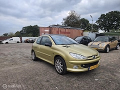 Peugeot 206 - 2.0-16V GTI