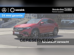 Mercedes-Benz EQA - 250 AMG Line 67 kWh | Panoramadak | Trekhaak | Stoelverwarming | Sfeerverlichting | Parkee